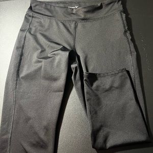 Old Navy girls active capris size XL (14), EUC, smoke free home